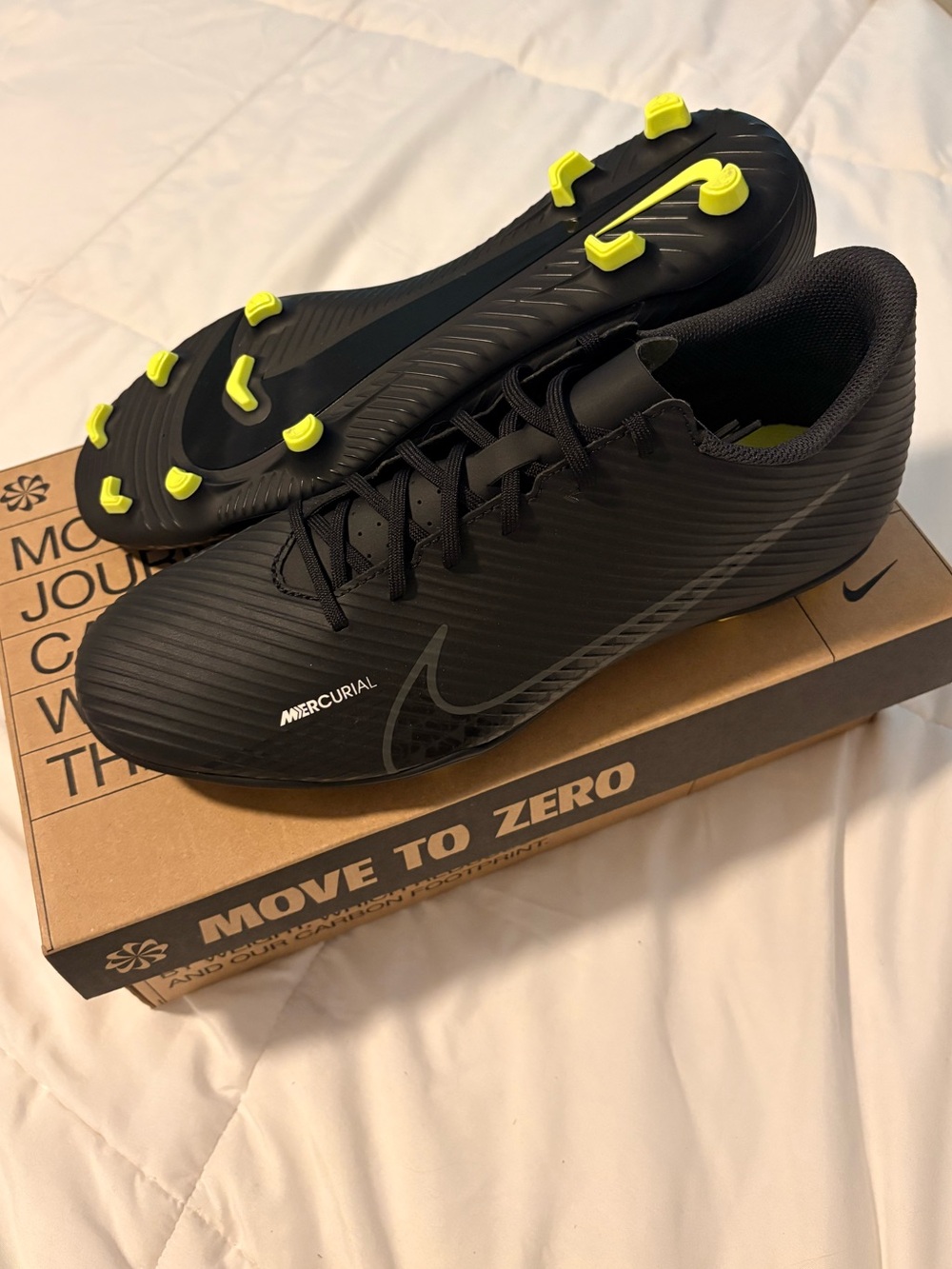 Nike Mercurial Vapor 15 Club FG/MG soccer cleats Size 10 Men’s